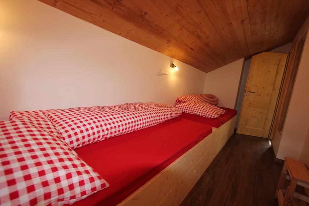 Chalet Daheim Reckingen Exteriör bild
